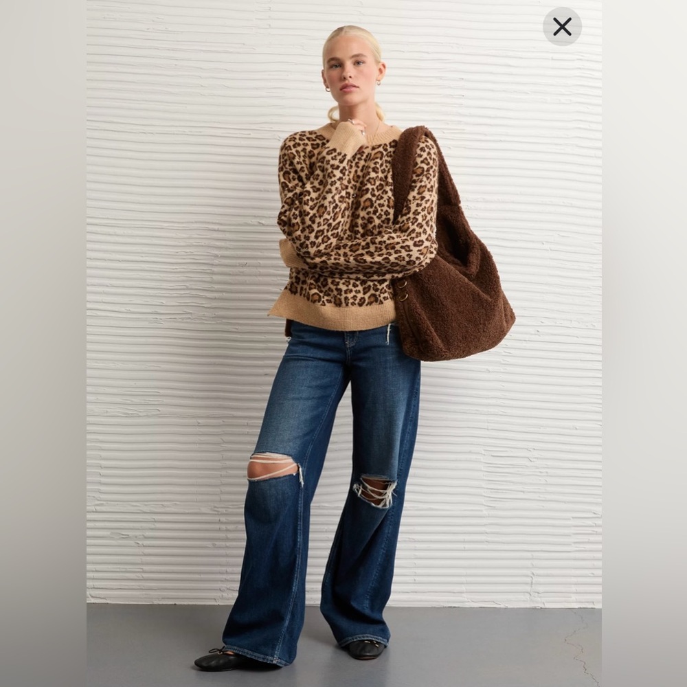 NWT AE Whoa So Soft Classic Crew Neck Sweater size small - Picture 2 of 9